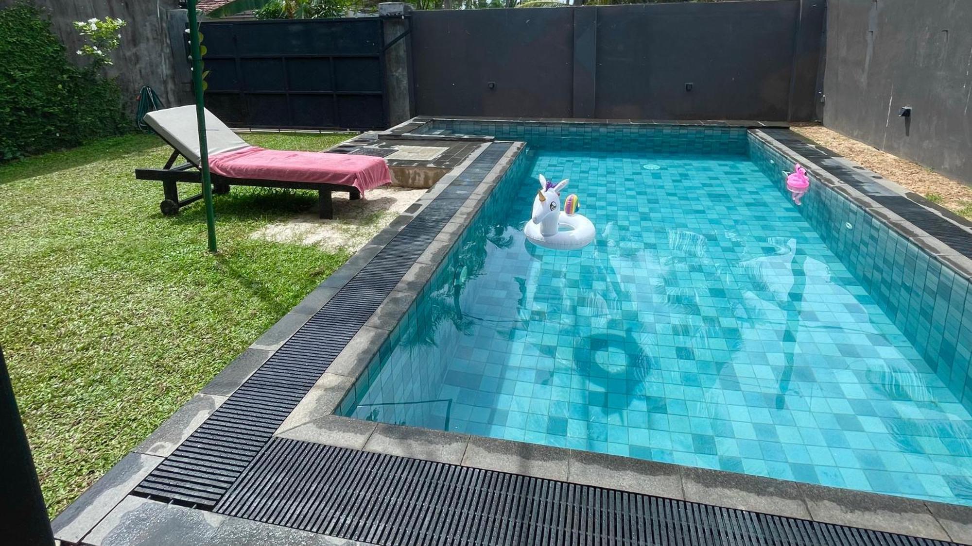 Negombo Morawala Beach Villa Eksteriør bilde