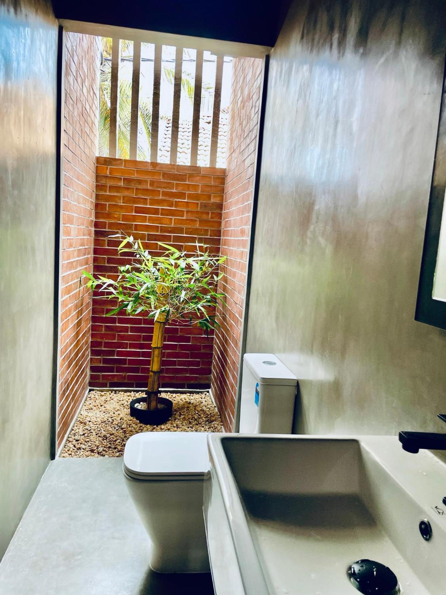 Negombo Morawala Beach Villa Eksteriør bilde